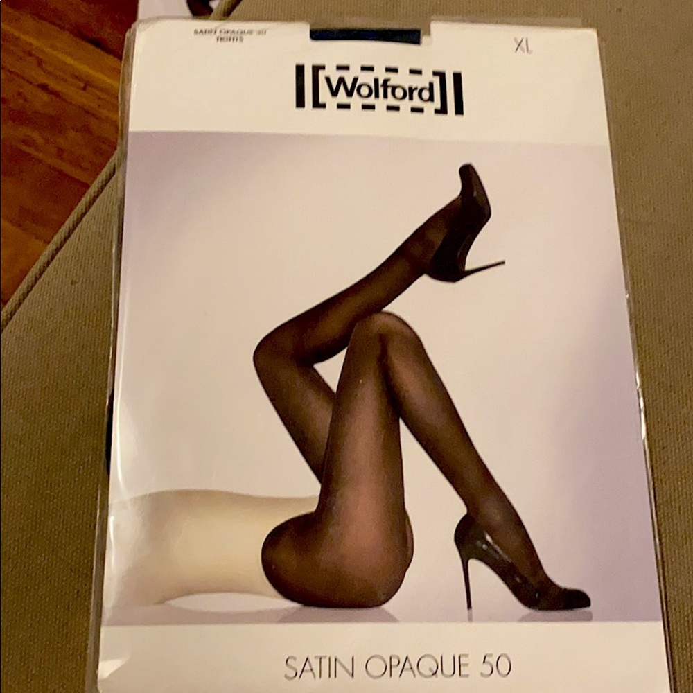 NWT- Wolford Satin Opaque 50 tights💙